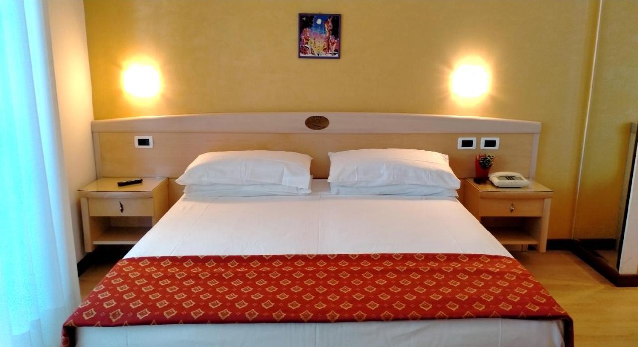 Hotel Helios Lido di Jesolo Zewnętrze zdjęcie