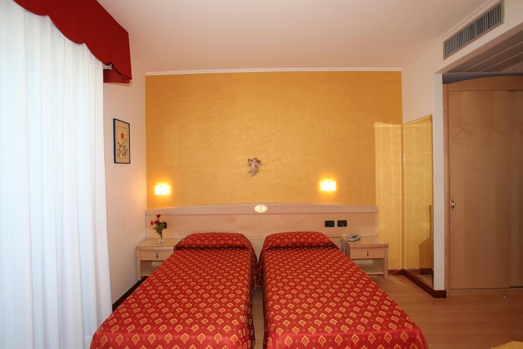 Hotel Helios Lido di Jesolo Zewnętrze zdjęcie