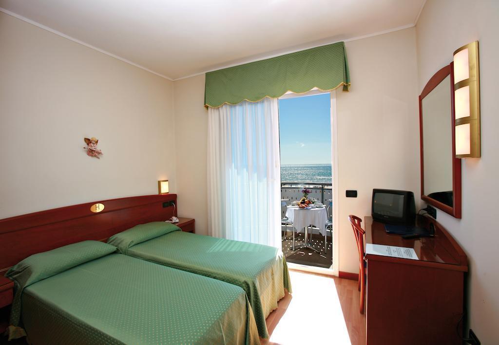 Hotel Helios Lido di Jesolo Zewnętrze zdjęcie