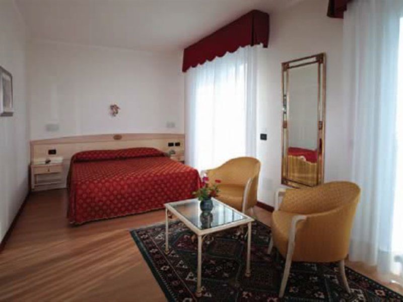 Hotel Helios Lido di Jesolo Zewnętrze zdjęcie