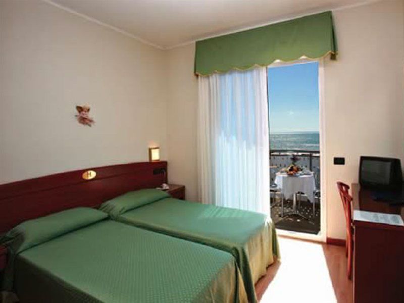Hotel Helios Lido di Jesolo Zewnętrze zdjęcie
