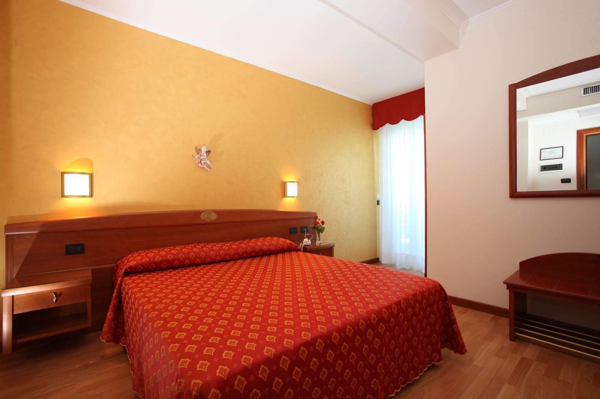 Hotel Helios Lido di Jesolo Zewnętrze zdjęcie