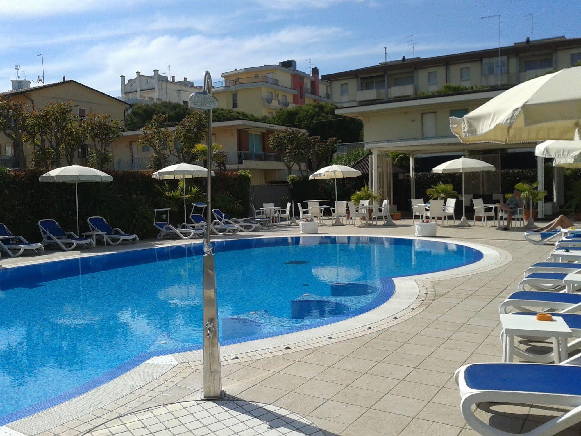 Hotel Helios Lido di Jesolo Zewnętrze zdjęcie