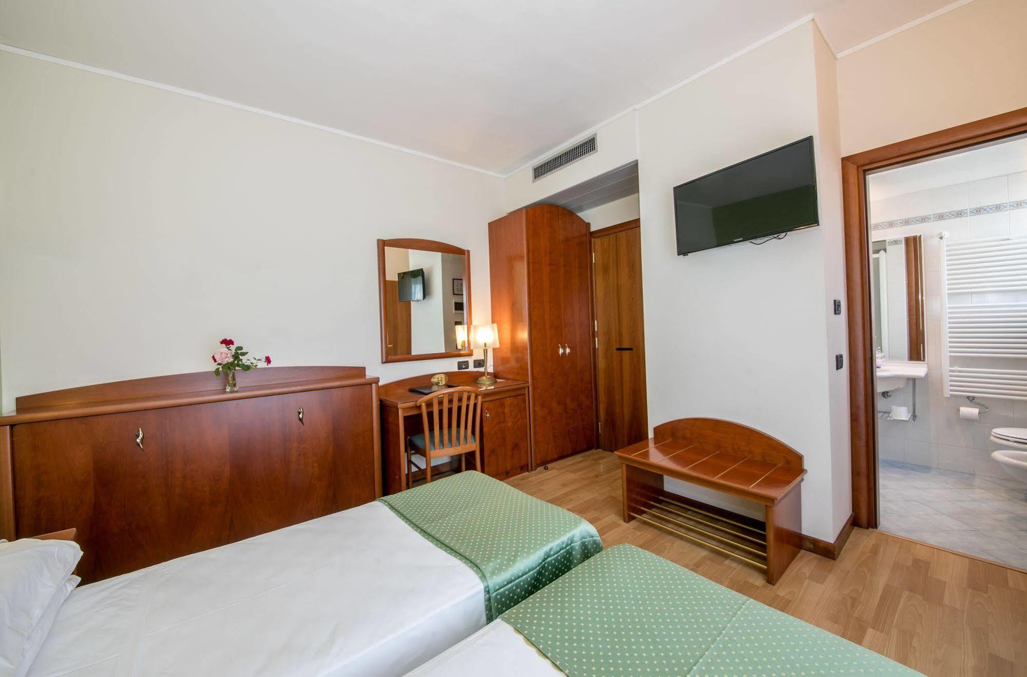 Hotel Helios Lido di Jesolo Zewnętrze zdjęcie