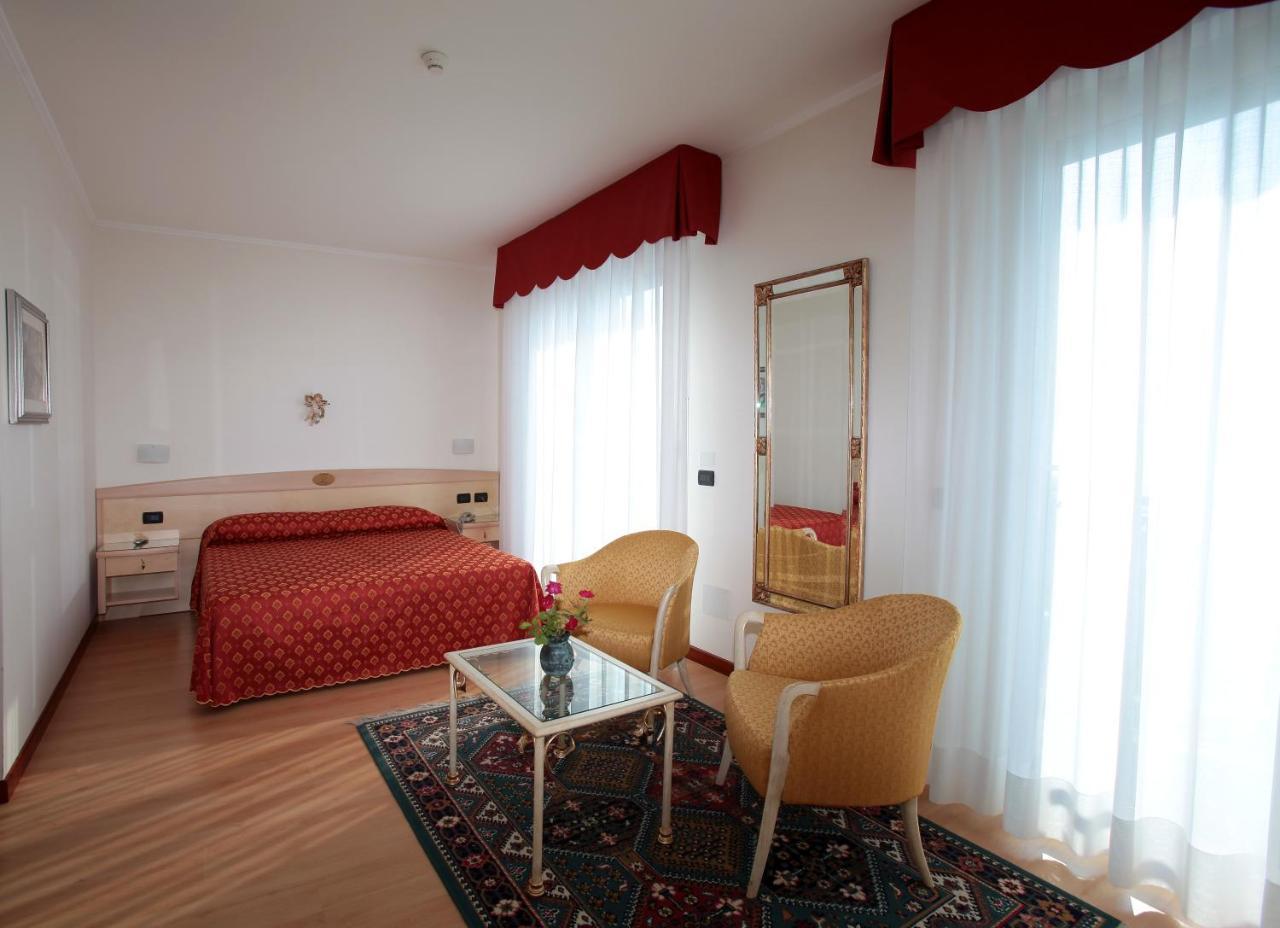 Hotel Helios Lido di Jesolo Zewnętrze zdjęcie